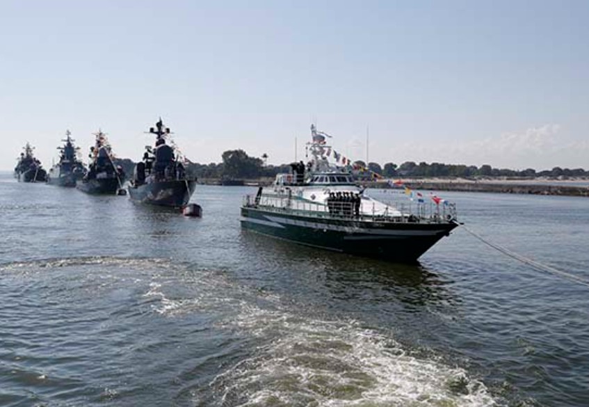 Балтийский флот сформировал парадный строй ко Дню ВМФ