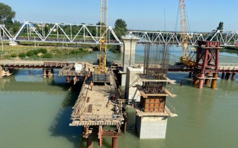 Мост между Краснодарским краем и Адыгеей готов на 30%