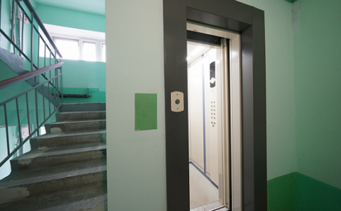 В Кемерове заменили десятки лифтов