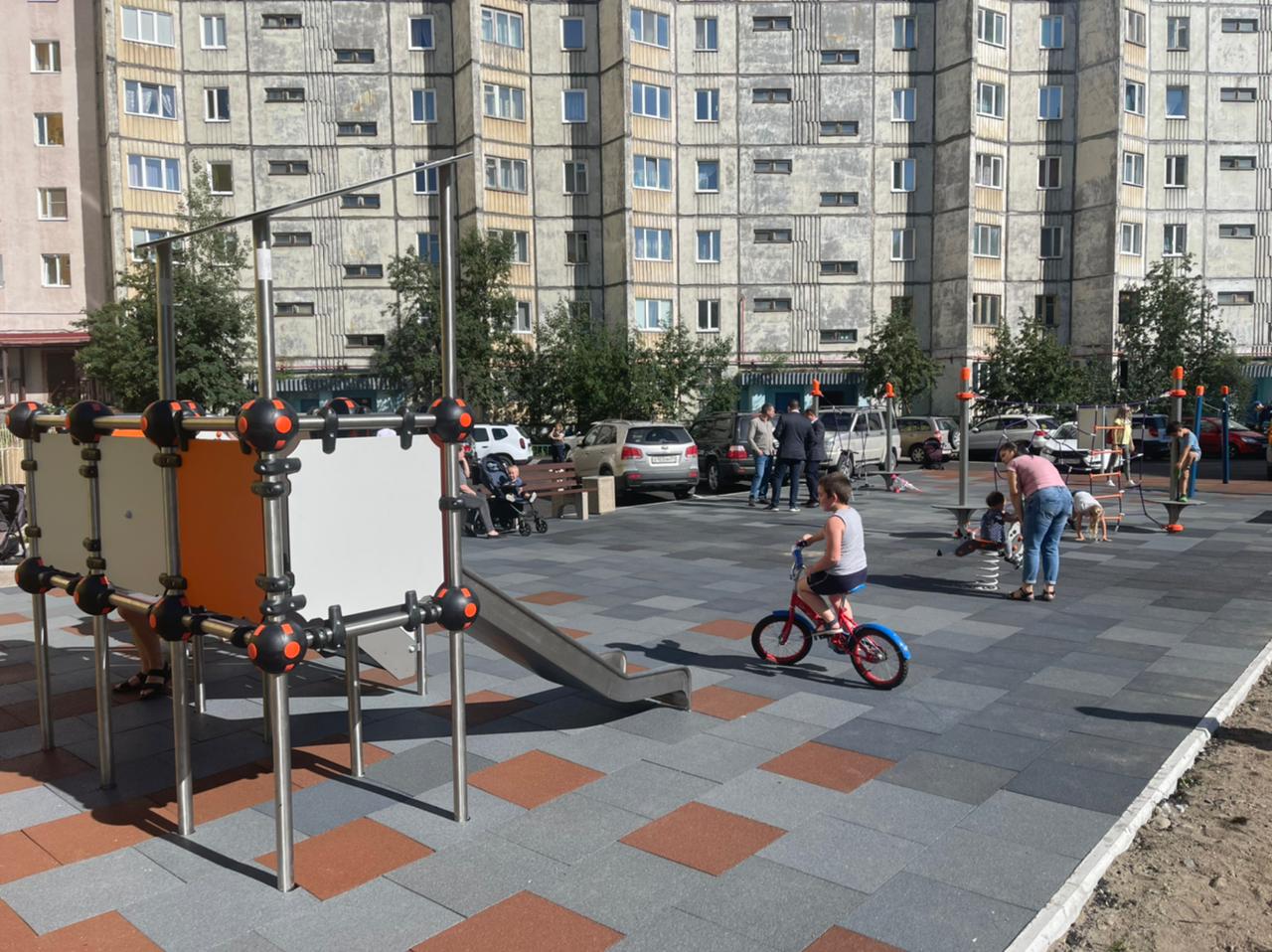 В Мурманской области появился детский игровой комплекс