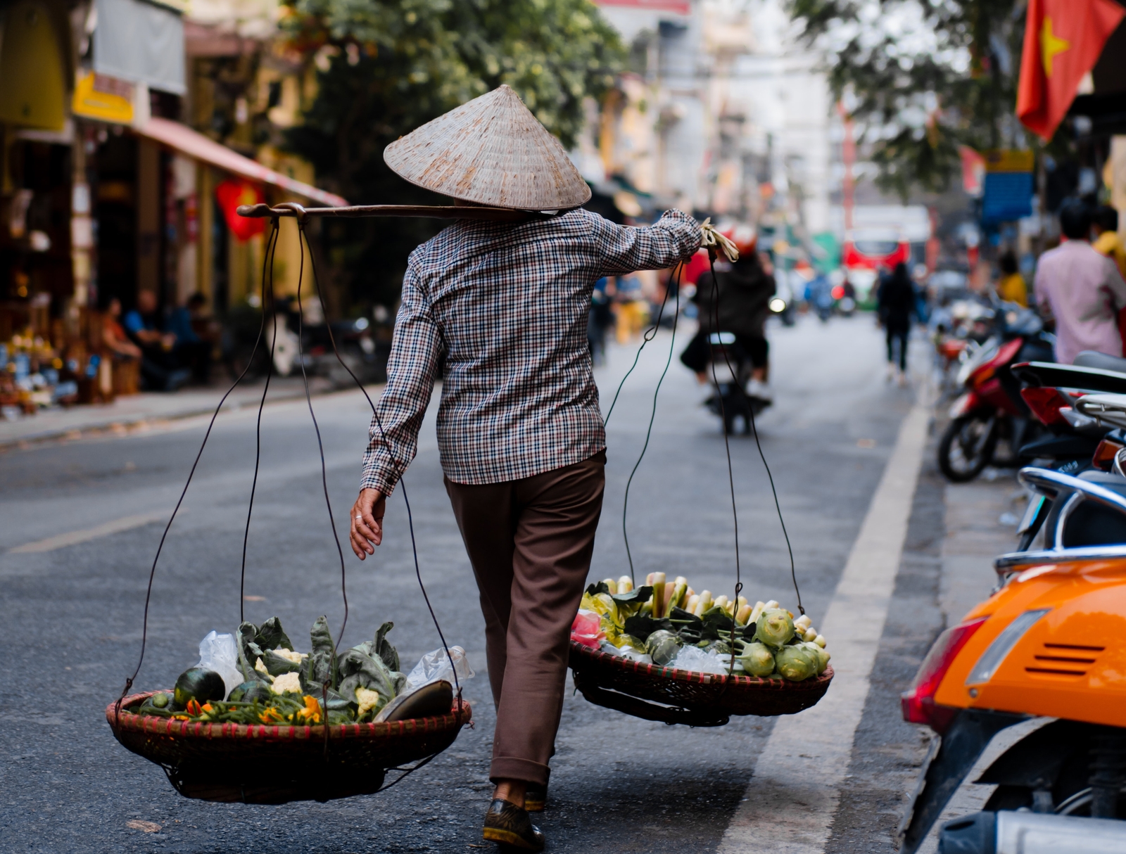 Как Вьетнам спасается от коронавируса локдауном