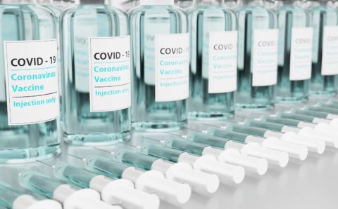 Центр им. Гамалеи сделал заготовки вакцины от новых штаммов COVID-19