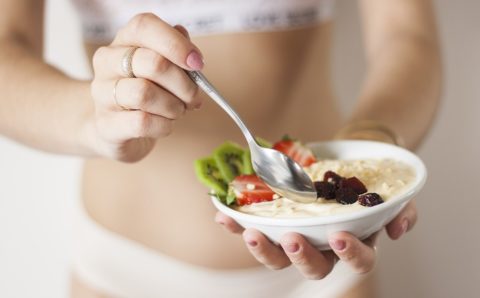 Чем не угодили российским СМИ творог и газировка