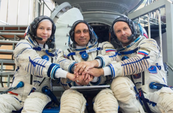 Члены экипажа МКС-66 прошли медицинский осмотр перед полетом