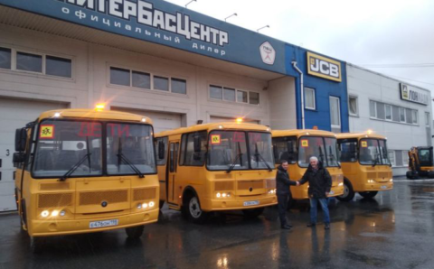 Четыре сотни школьных автобусов вышли на дороги Ленобласти