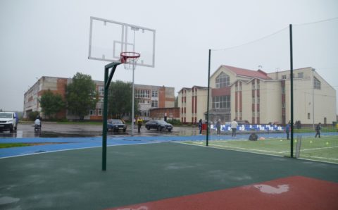 Современный пришкольный стадион появился в Ярославской области