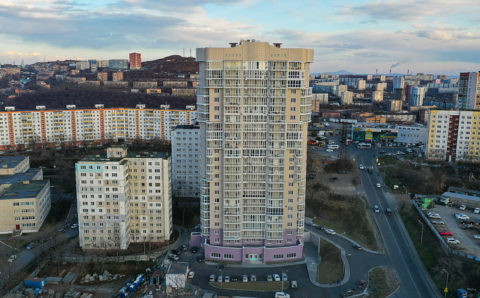Около полусотни многоэтажек достроят в Приморье до конца года