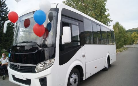 Новый автобус для инвалидов получил дом-интернат Горно-Алтайска
