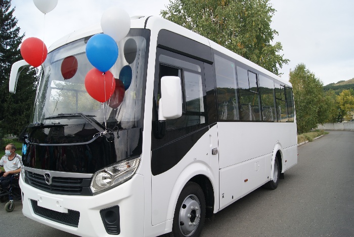 Новый автобус для инвалидов получил дом-интернат Горно-Алтайска