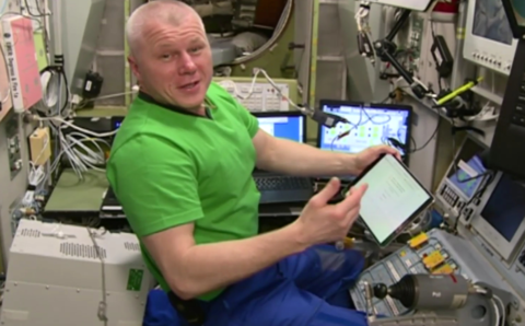 Российский космонавт проголосовал на выборах с орбиты Земли