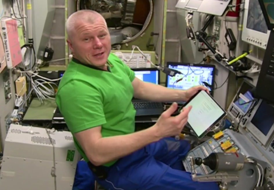 Российский космонавт проголосовал на выборах с орбиты Земли