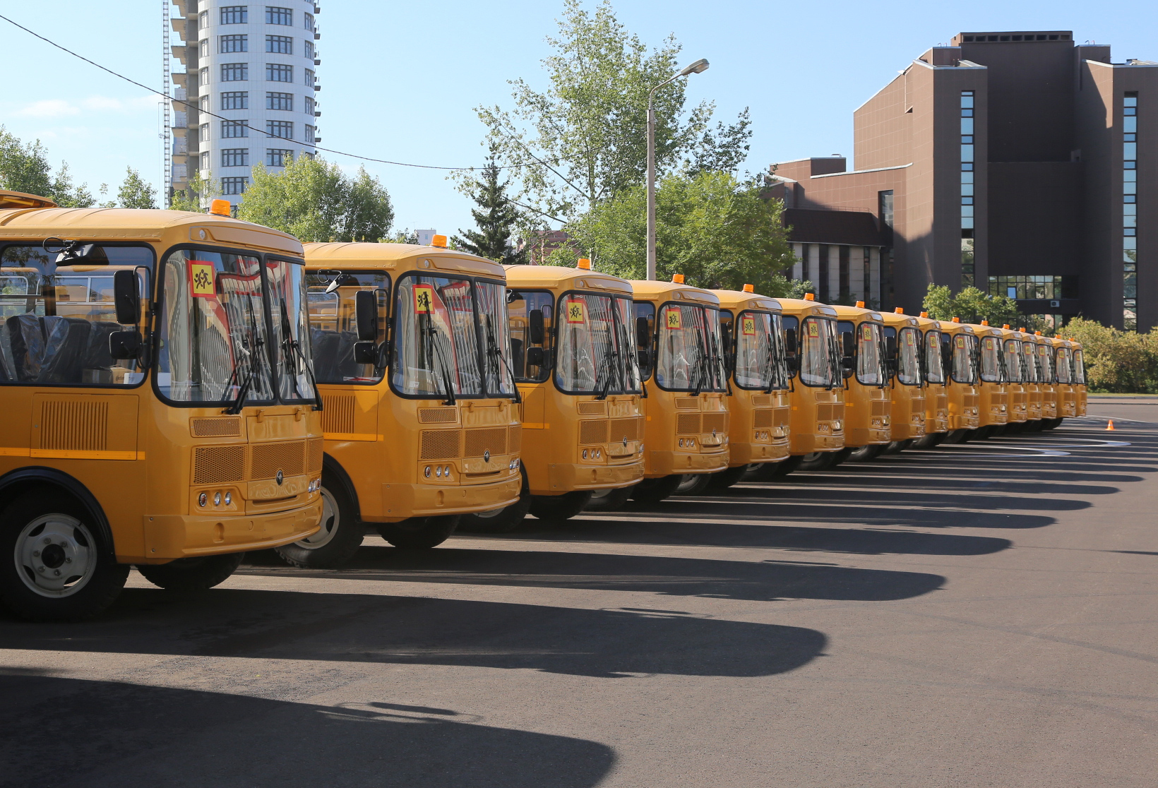 Новые школьные автобусы поступили в Красноярский край