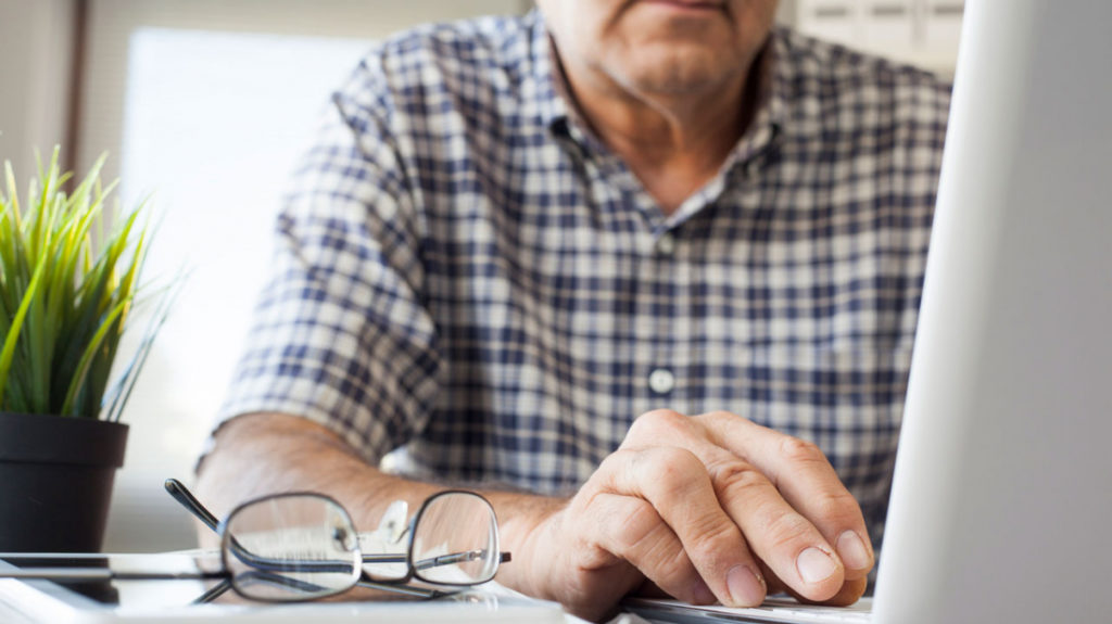 Пенсионеров в Горно-Алтайске научат обращаться с компьютерами