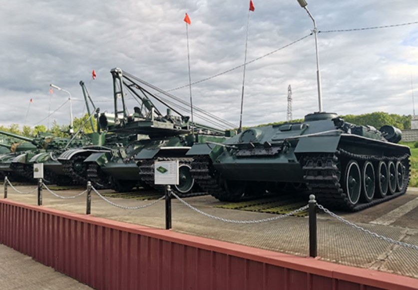 Легендарные танки восстановили в Приморье накануне Дня танкиста