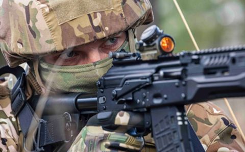 Самарских миротворцев полностью перевооружили автоматами АК-12