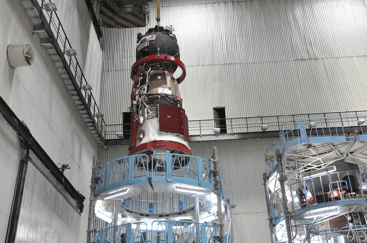 «Роскосмос»: повреждения на «Союзе МС-22» могли возникнуть из-за космического мусора или микрометеоритов