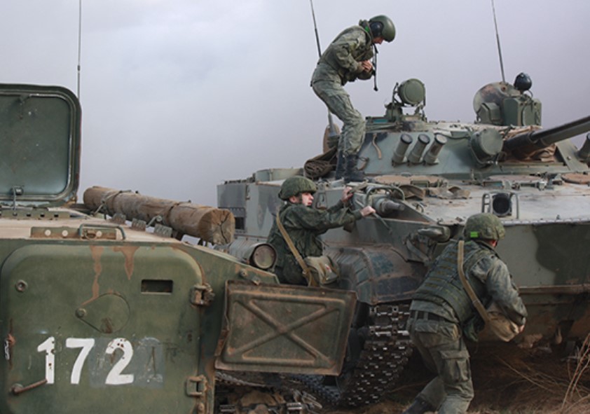 Военные впервые задействовали танки-снайперы на учениях в Южной Осетии