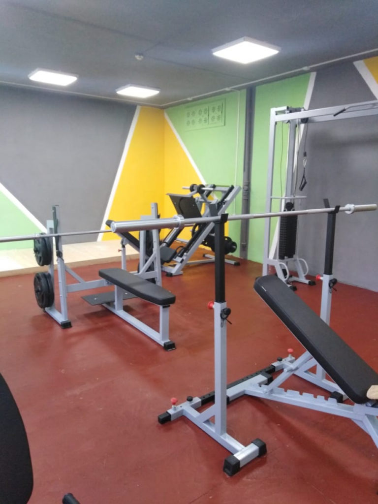 Новым тренажёрным залом обзавелась хабаровская школа