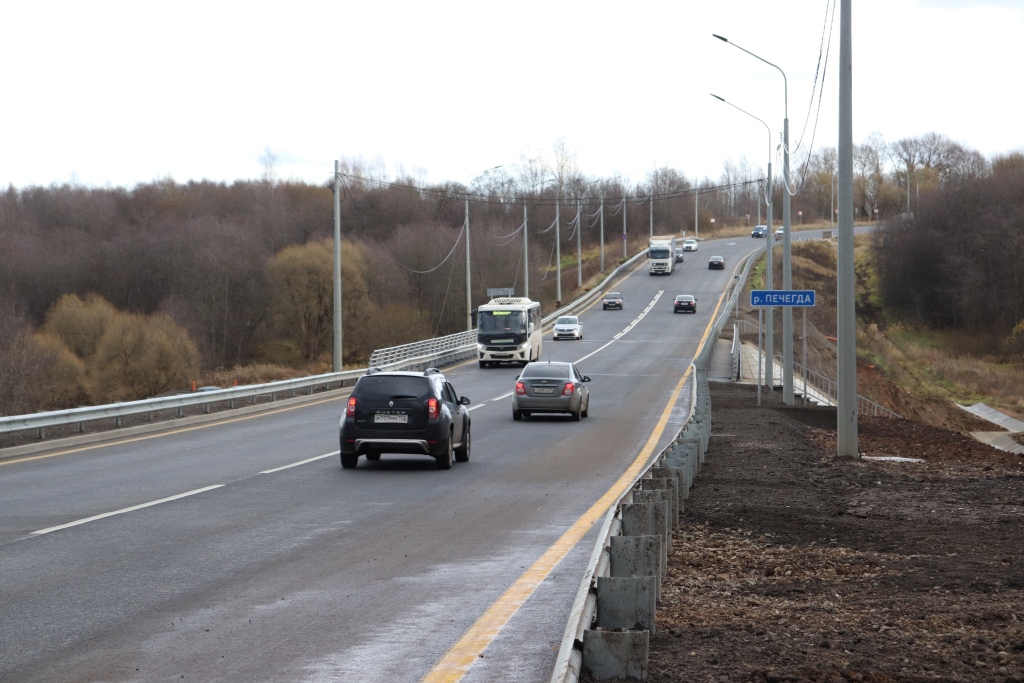 В Ярославской области после реконструкции открыли мост через реку Печегду