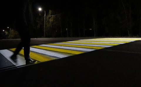 На дорогах Ярославской области появились светящиеся «зебры»