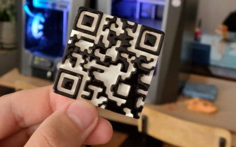 Приморские школьники разработали QR-броши с данными о вакцинации от коронавируса