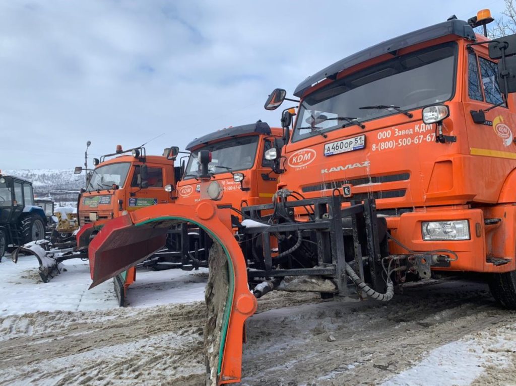 Коммунальные службы Мурманской области начали уборку снега