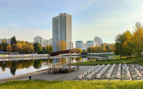 Пруд на юго-западе Москвы очистят от ила и мусора
