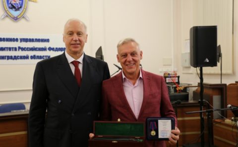 Актеры из «Улиц разбитых фонарей» получили медали от Бастрыкина
