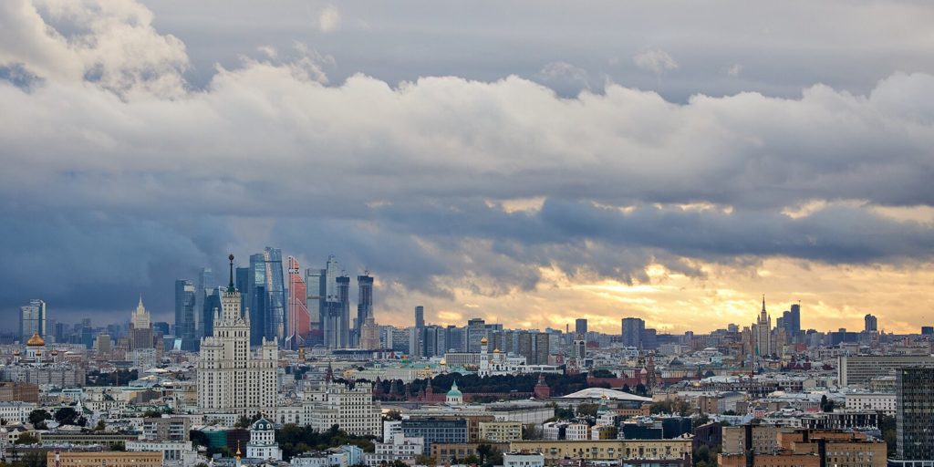 Москвичей ожидает похолодание и гололедица