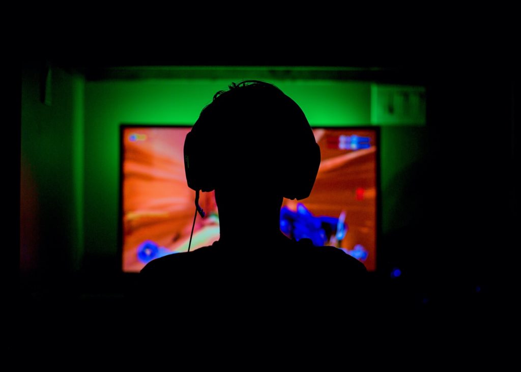 Чернышенко поздравил российскую команду с победой на ЧМ по Dota 2