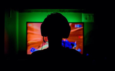 Чернышенко поздравил российскую команду с победой на ЧМ по Dota 2