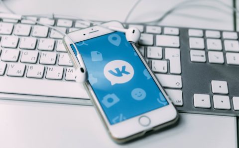 «ВКонтакте» ввела функцию автоматического перевода публикаций с русского на английский