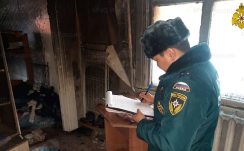 Два человека погибли при пожаре в якутском селе