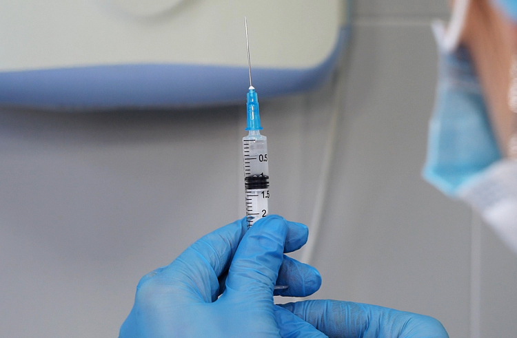 Приморский край установил рекорд по ковид-вакцинации