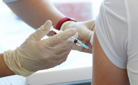 На Кубани начнут увольнять врачей продающих сертификаты о вакцинации