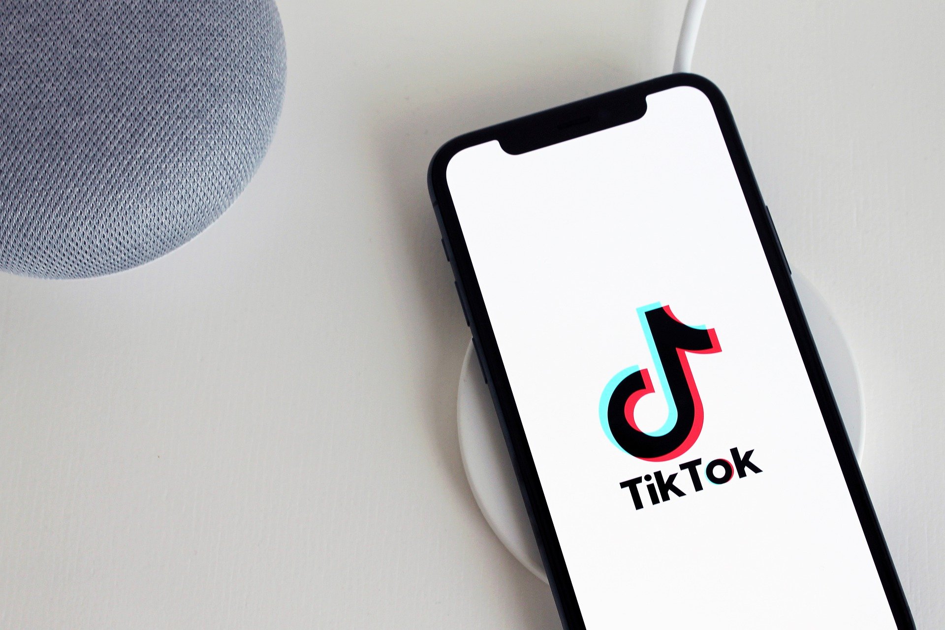 TikTok наложил ограничение на видеообращение президента России