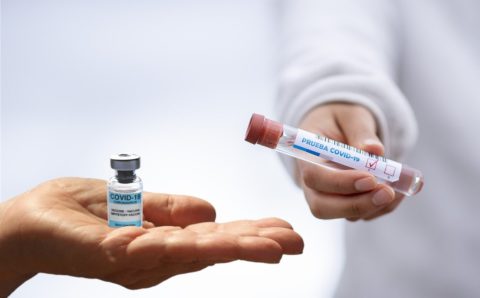 Обязательную вакцинацию от COVID-19 ввели на Чукотке