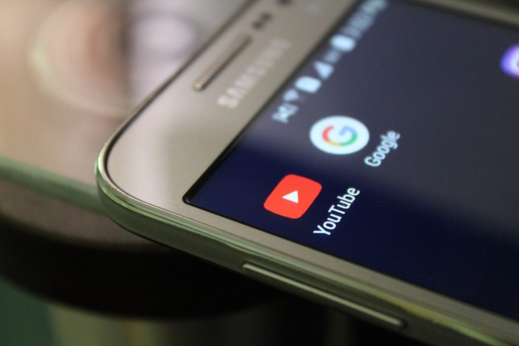 YouTube изменил политику монетизации контента