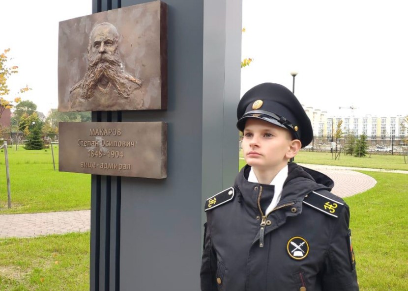 «Аллею Славы» с 13 барельефами открыли в Калининграде