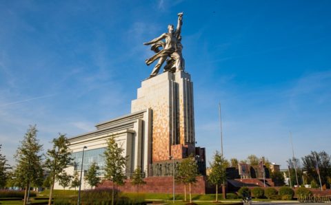 ВДНХ проведет выставку, посвященную творчеству первого русского модельера