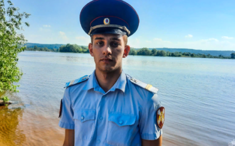 Росгвардейца, спасшего десять тонущих человек на Волге, наградили медалью