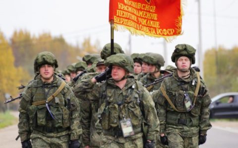 Марш кремлёвских курсантов в Подмосковье собрал более 500 человек
