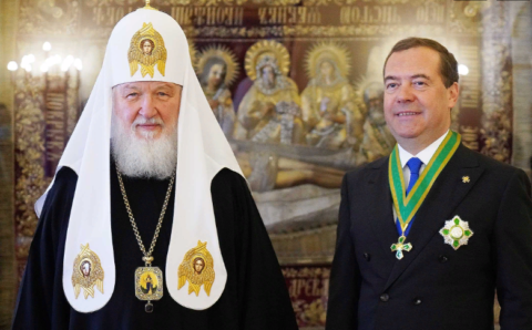 Патриарх Кирилл наградил Медведева орденом Сергия Радонежского