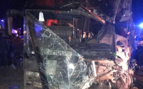 Число жертв аварии автобуса с «Камазом» в Калмыкии выросло до шести