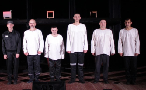 Героев-каторжан Достоевского в «Мертвом доме» сыграли новгородские заключенные