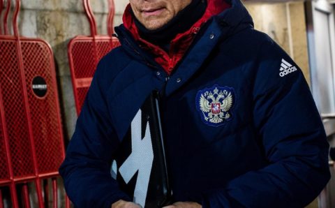 Карпин останется на посту главного тренера сборной России по футболу