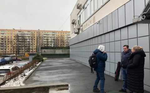 Петербургский журналист дал интервью Первому каналу как единственный «шеринг-дворник»