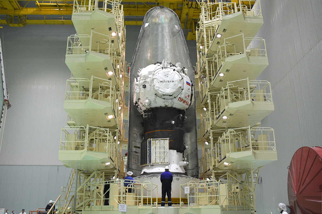 Специалисты из Роскосмоса завершают предполетную подготовку корабля-модуля «Прогресс М-УМ»