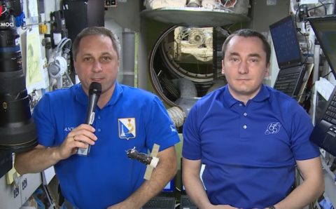 Российские космонавты поздравили граждан страны с Днем народного единства