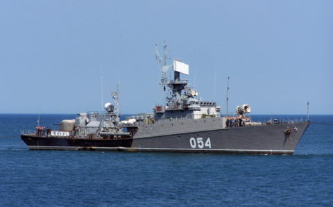 Корабли Черноморского флота провели совместные учения с вертолетами